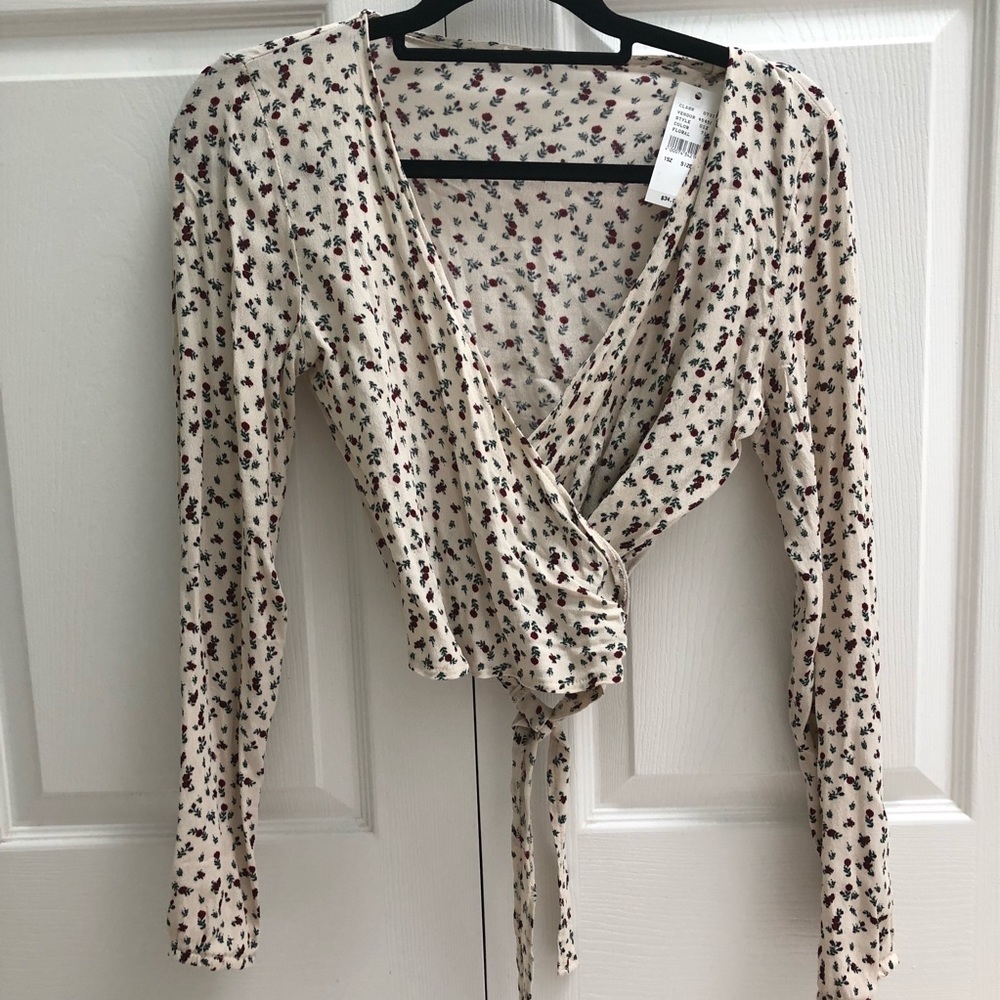 Brandy Melville wrap top